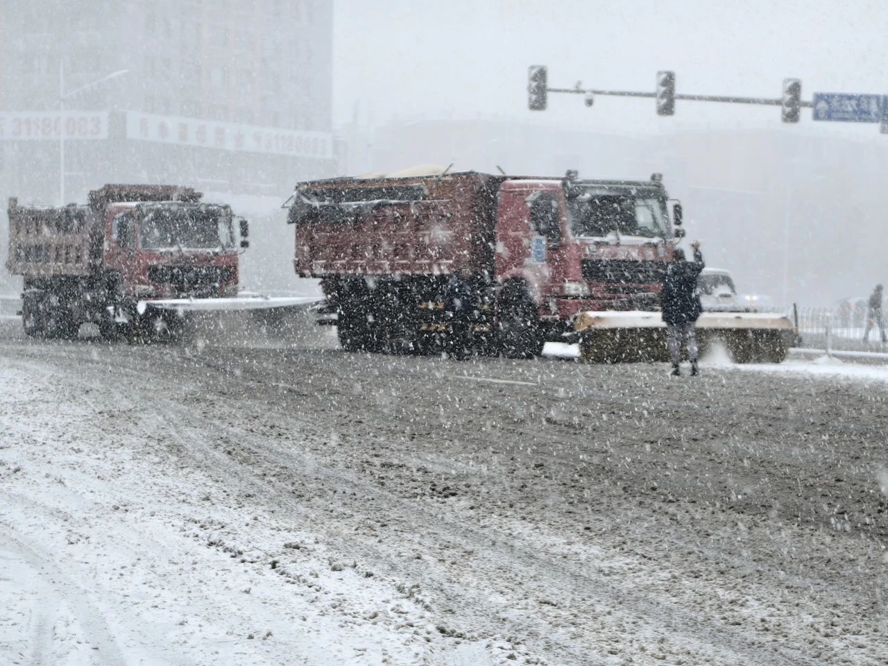 东北的雪是这样除的！